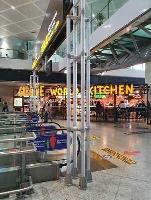 Giraffe World Kitchen