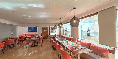 Artwall Bar - Restaurant