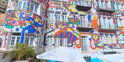 Artwall Bar - Restaurant