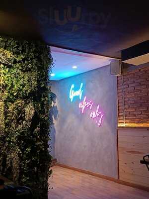 Zabú Tropical Sushi Bar