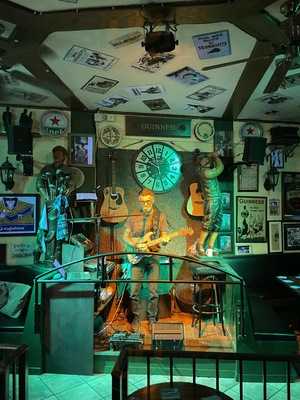 Mcguinness Irish Pub