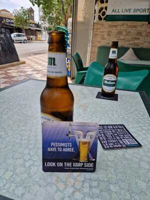 Paddywacks Irish Pub