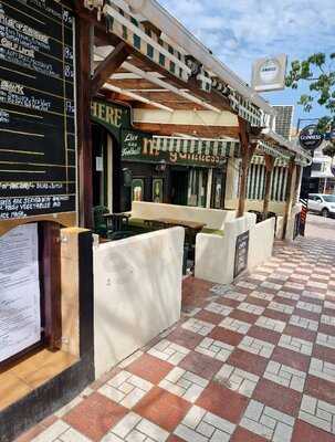 Paddywacks Irish Pub