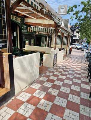 Paddywacks Irish Pub