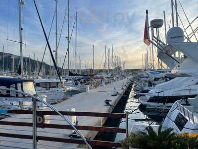 Zahara Restaurant & Sunset Lounge Bar