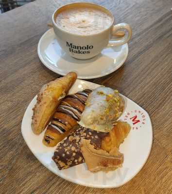 Manolo Bakes