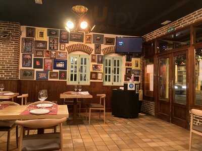 Kino's Smokehouse & Bbq