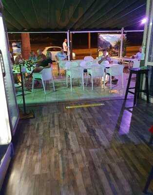 Tayri Sport Bar - Photo 8