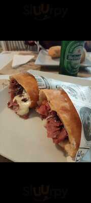 Panzerotti Cafe & Bar