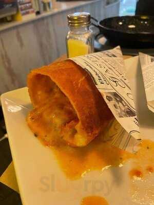 Panzerotti Cafe & Bar