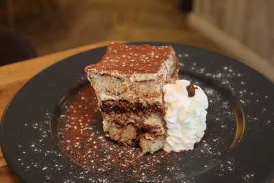 Panzerotti Cafe & Bar