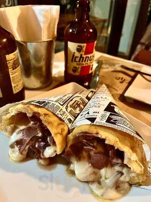 Panzerotti Cafe & Bar