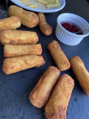 Cerveceria El Ruedo Grill