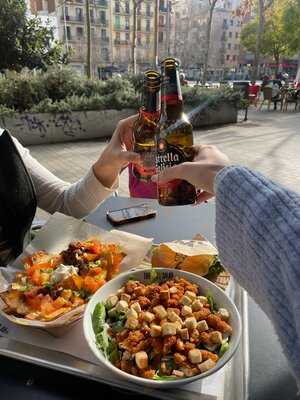 The Good Burger Plaça Del Centre - Photo 7