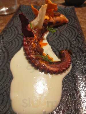 Lincoln 32 Restaurant & Bistro