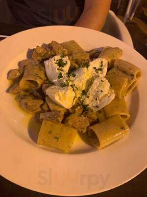 Ristorante & Pizzeria Mamá