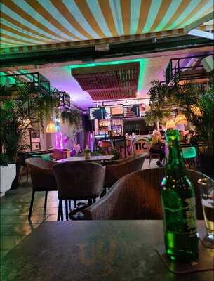 Urban Food 11c Cocktail & Drinks