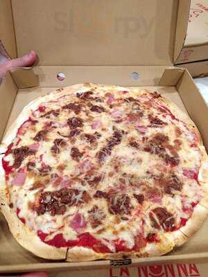 La Nonna Pizzas & Empanadas