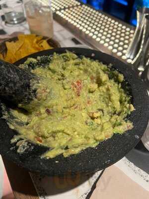 Agabar Cocktail Bar - Photo 8