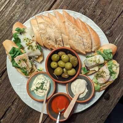 Can Sion Tapas Y Vinoteca