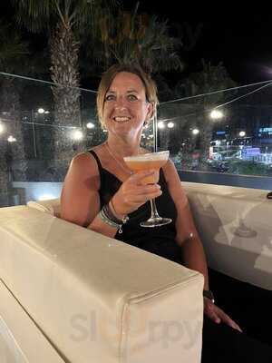 Las Amigas Rooftop Bar