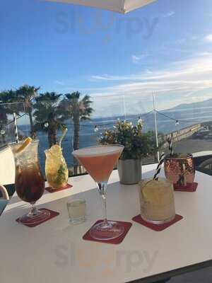 Las Amigas Rooftop Bar