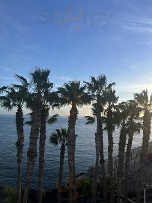 Las Amigas Rooftop Bar