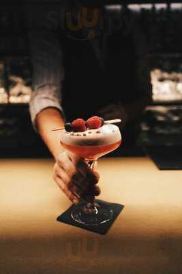 The Moment - Cocktails & Tapas Bar