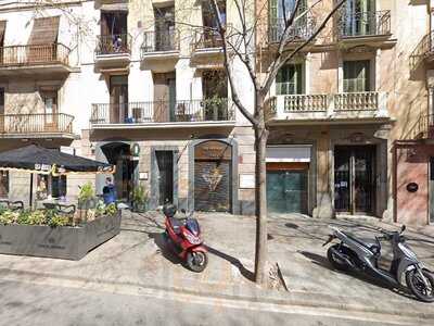 The Moment - Cocktails & Tapas Bar