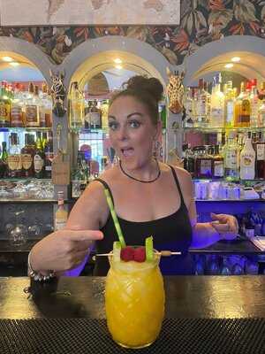 Clink Cocktail & Tapas Bar