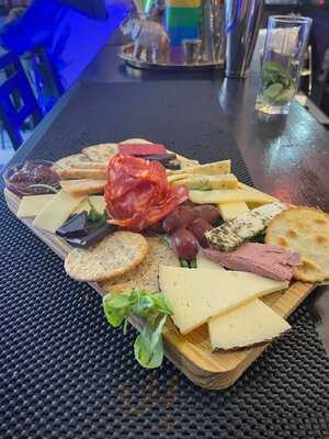 Clink Cocktail & Tapas Bar