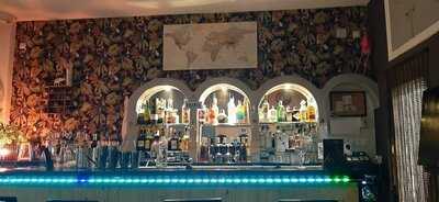 Clink Cocktail & Tapas Bar