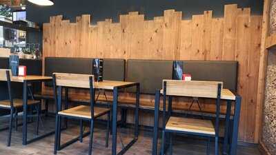 Cafetería Breston - Photo 8