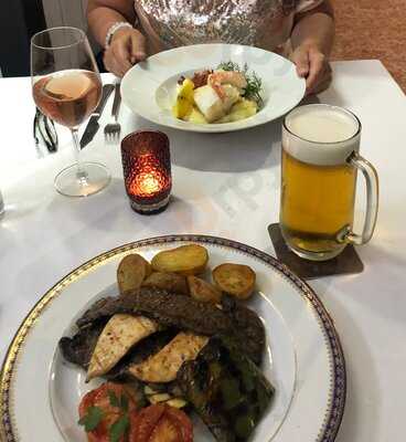 Loomi Grill + Drinks