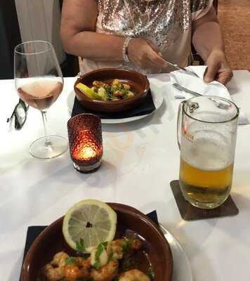 Loomi Grill + Drinks