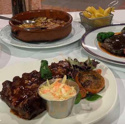 Loomi Grill + Drinks