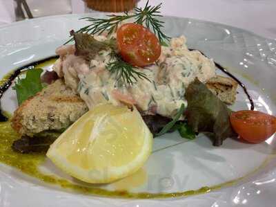 Loomi Grill + Drinks