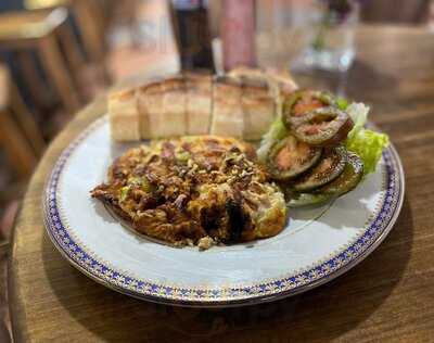 Loomi Grill + Drinks