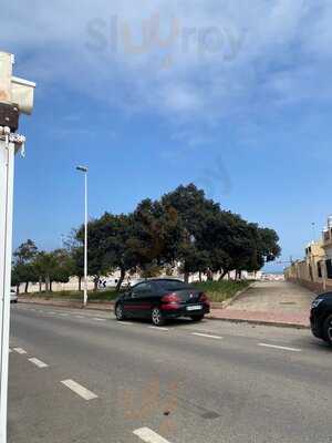 Loomi Grill + Drinks