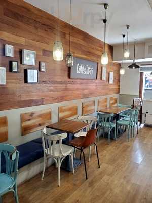 Café & Tapas