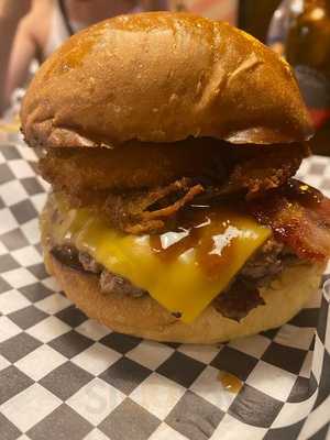 Pink Buda Burger And Bar