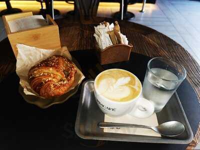 Tribu Café & Cocktails Club