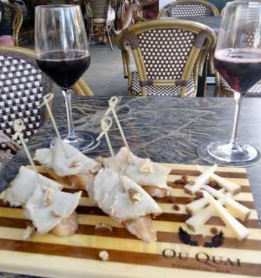 Ou Quai Essential Bar