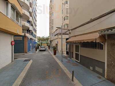 Ou Quai Essential Bar