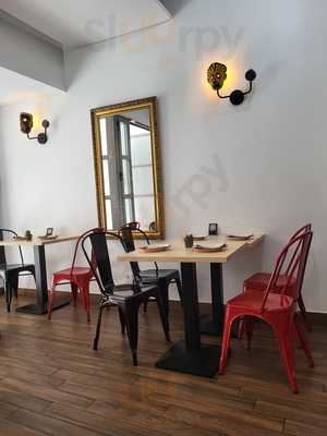 Impala Burger & Wings