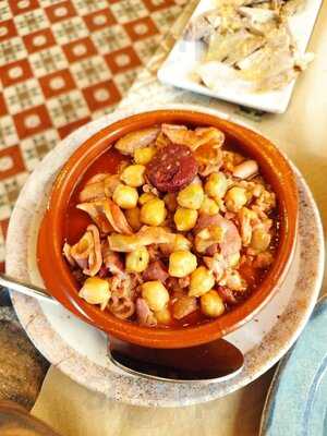 Esquina Sanchez By Los Marangos