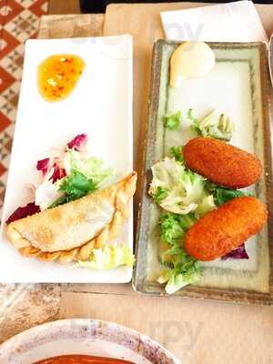 Esquina Sanchez By Los Marangos