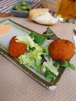 Esquina Sanchez By Los Marangos