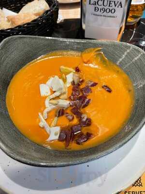 La Cueva De 1900 / Bib-rambla