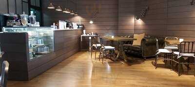 Mike's Cafe - Photo 8